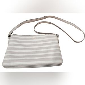 Kate Spade Storybook Fairmount Square Carolyn Crossbody Purse. In Used Condition